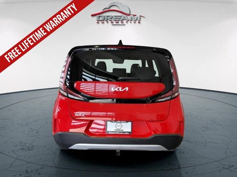 Used 2024 Kia Soul LX w/ Option Group 015 FWD image 16