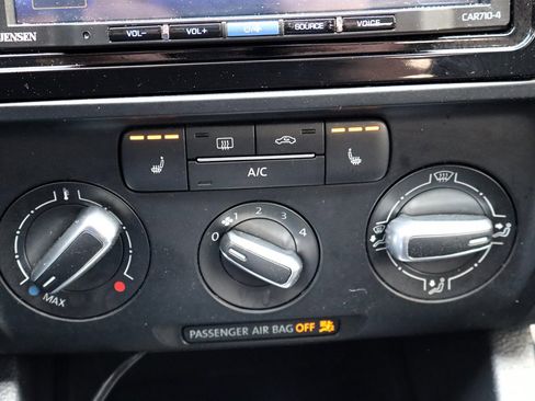 Used 2013 Volkswagen Jetta TDI image 24