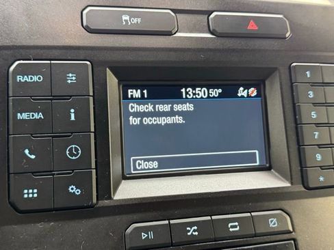 Used 2022 Ford F250 XL w/ Power Equipment Group image 19