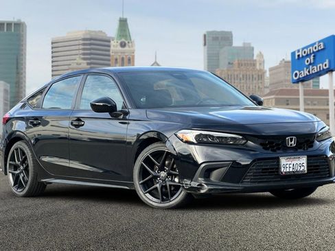 Used 2023 Honda Civic Sport image 2