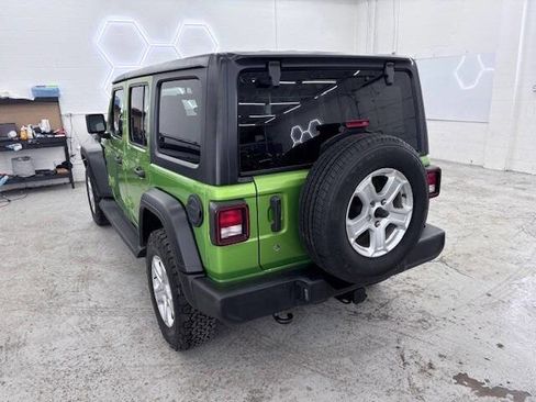 Used 2018 Jeep Wrangler Unlimited Sport image 5