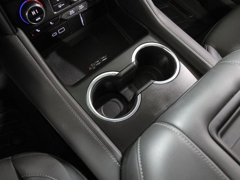 Certified 2023 Chevrolet Tahoe Z71 w/ Luxury Package image 16