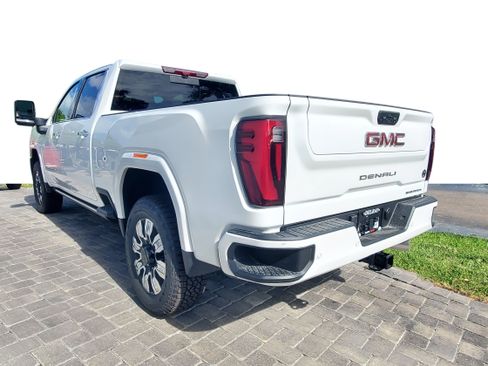New 2026 GMC Sierra 2500 Denali w/ Denali Reserve Package image 4