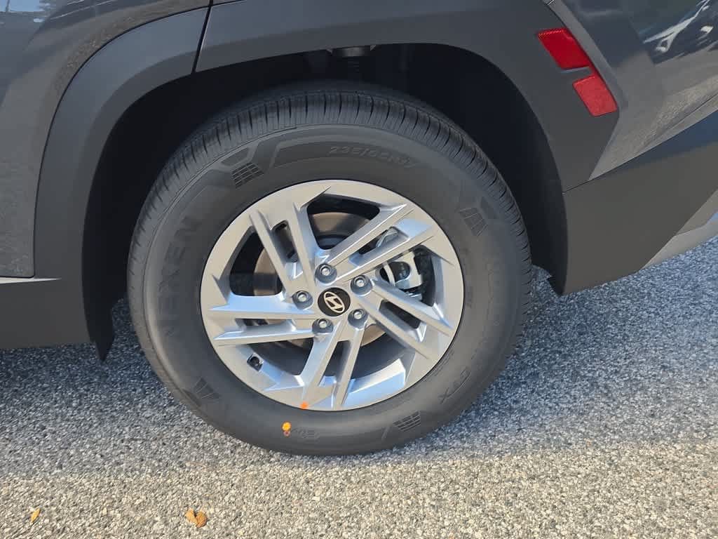 New 2026 Hyundai Tucson SE w/ Tow & Go Package FWD image 14