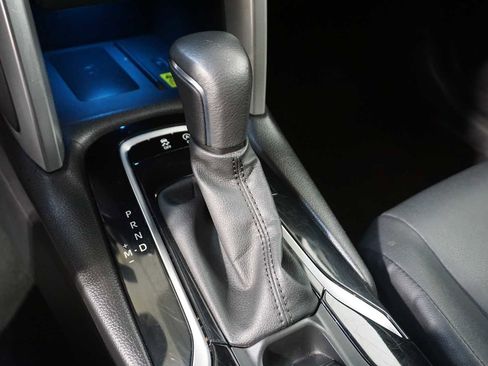 Used 2023 Toyota Corolla Cross XLE image 24