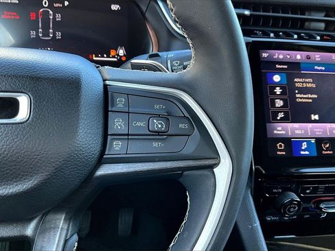 Used 2023 Jeep Grand Cherokee L Limited w/ Black Appearance Package image 30