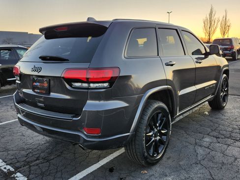 Used 2018 Jeep Grand Cherokee Altitude image 18