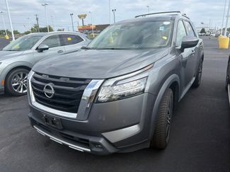 Used 2023 Nissan Pathfinder Platinum AWD/4WD video 1