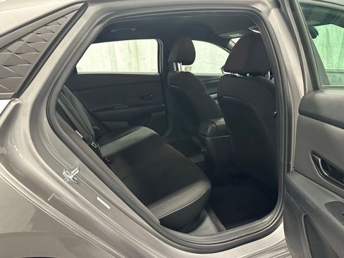 Used 2025 Hyundai Elantra Sport image 43