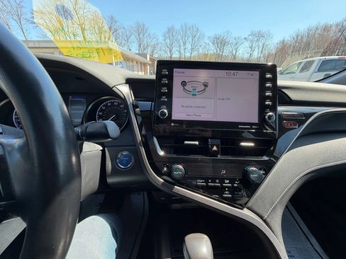 Used 2021 Toyota Camry SE w/ Audio Upgrade Package image 24