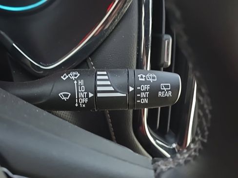 Used 2024 Chevrolet Equinox Premier image 24