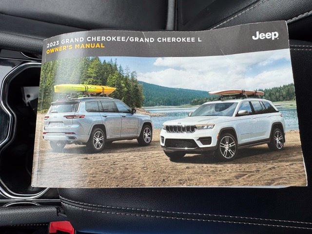 Used 2023 Jeep Grand Cherokee L Limited AWD/4WD image 22