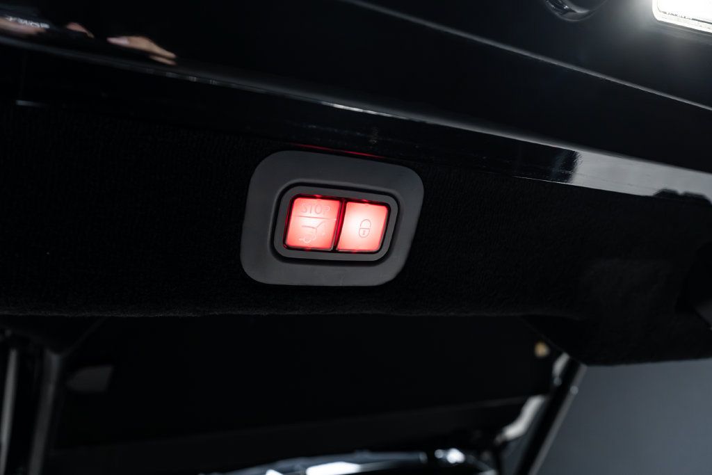 Used 2022 Aston Martin DBX AWD/4WD image 42