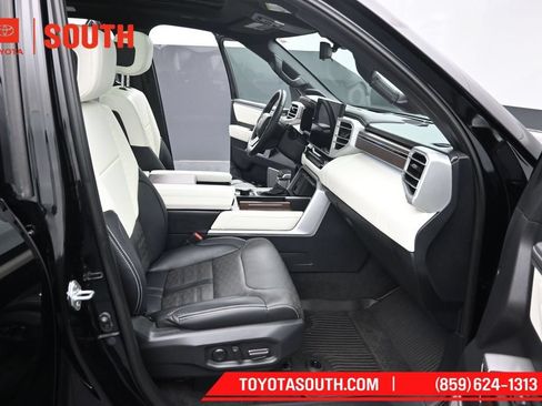 Used 2024 Toyota Sequoia Capstone AWD/4WD image 40