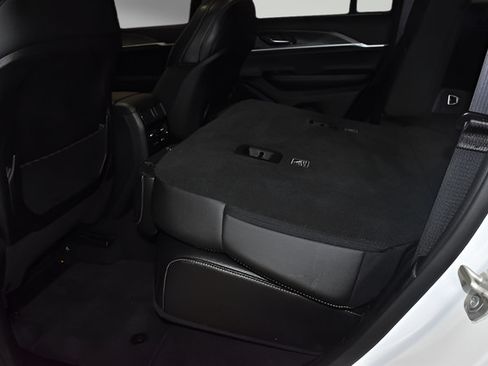 Used 2024 Jeep Grand Cherokee Limited w/ Luxury Tech Group II AWD/4WD image 23