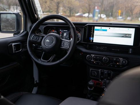 New 2025 Jeep Wrangler Unlimited Rubicon 392 image 17