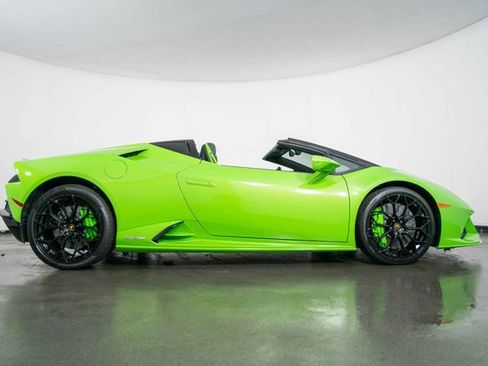 Used 2023 Lamborghini Huracan EVO AWD/4WD image 9