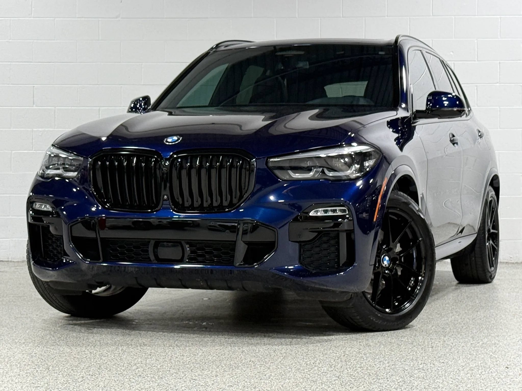 Used 2020 BMW X5 xDrive40i w/ M Sport Package AWD/4WD image 2