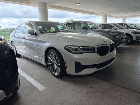Certified 2023 BMW 530i w/ Premium Package RWD image 4