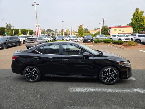 New 2025 Nissan Sentra SR w/ SR Premium Package image 4