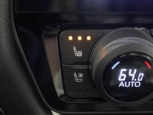 Used 2024 Toyota Grand Highlander AWD image 10