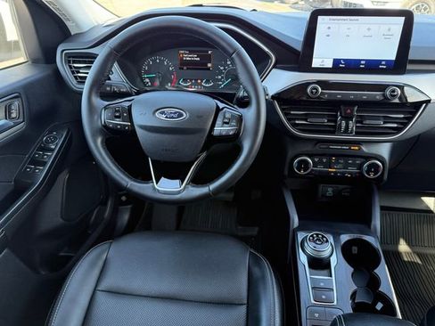 Certified 2022 Ford Escape SEL image 8