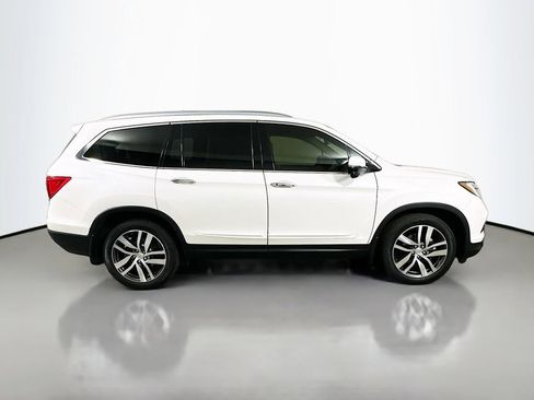 Used 2018 Honda Pilot Touring image 9