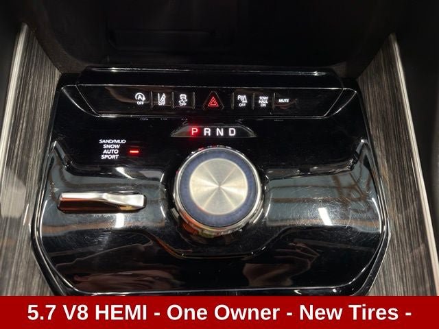 Used 2022 Jeep Wagoneer Series II AWD/4WD image 18