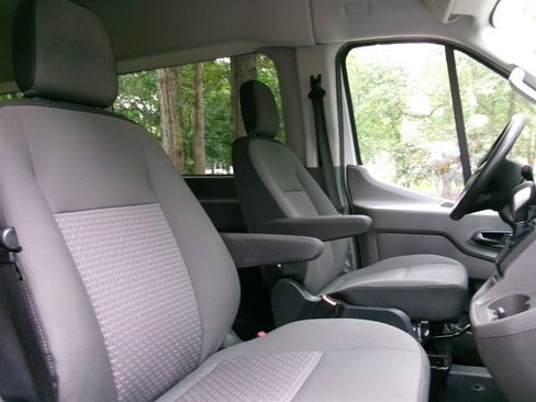 Used 2024 Ford Transit 350 XLT RWD image 17