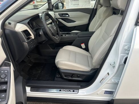 New 2026 Nissan Rogue Dark Armor image 9