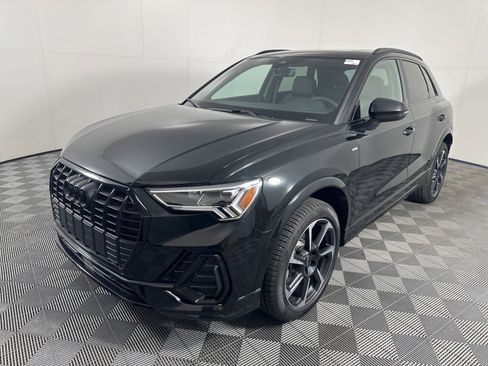 Used 2025 Audi Q3 2.0T Premium w/ Convenience Package image 4