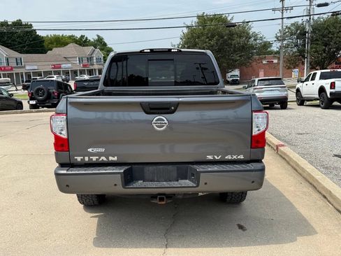 Used 2020 Nissan Titan SV AWD/4WD image 7