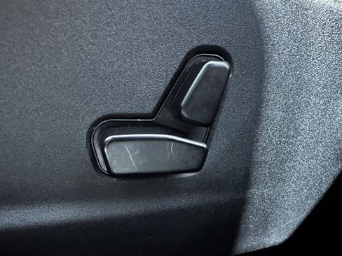 Used 2019 Chrysler 300 Touring L w/ Quick Order Package 22F image 28