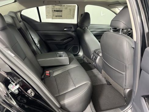 New 2025 Nissan Altima 2.5 SL image 12