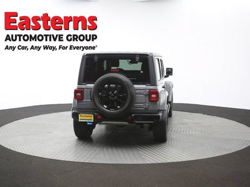 Used 2022 Jeep Wrangler Unlimited Sahara w/ Cold Weather Group AWD/4WD image 37