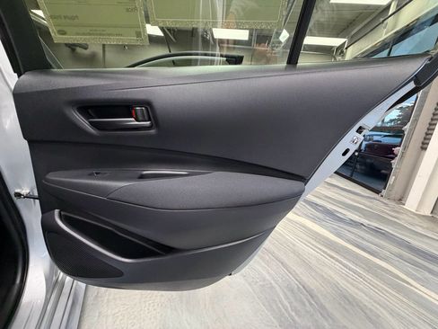 Used 2022 Toyota Corolla LE FWD image 40