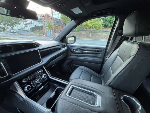 Used 2021 GMC Yukon Denali image 13