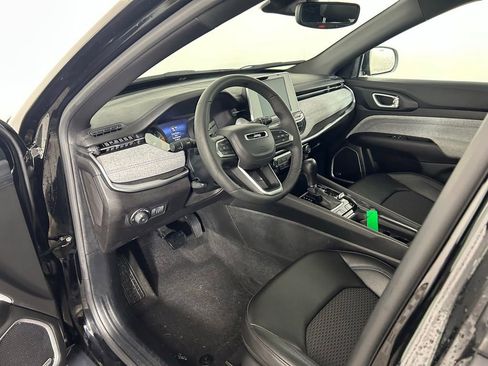 Used 2025 Jeep Compass Latitude w/ Sun & Sound Group image 14