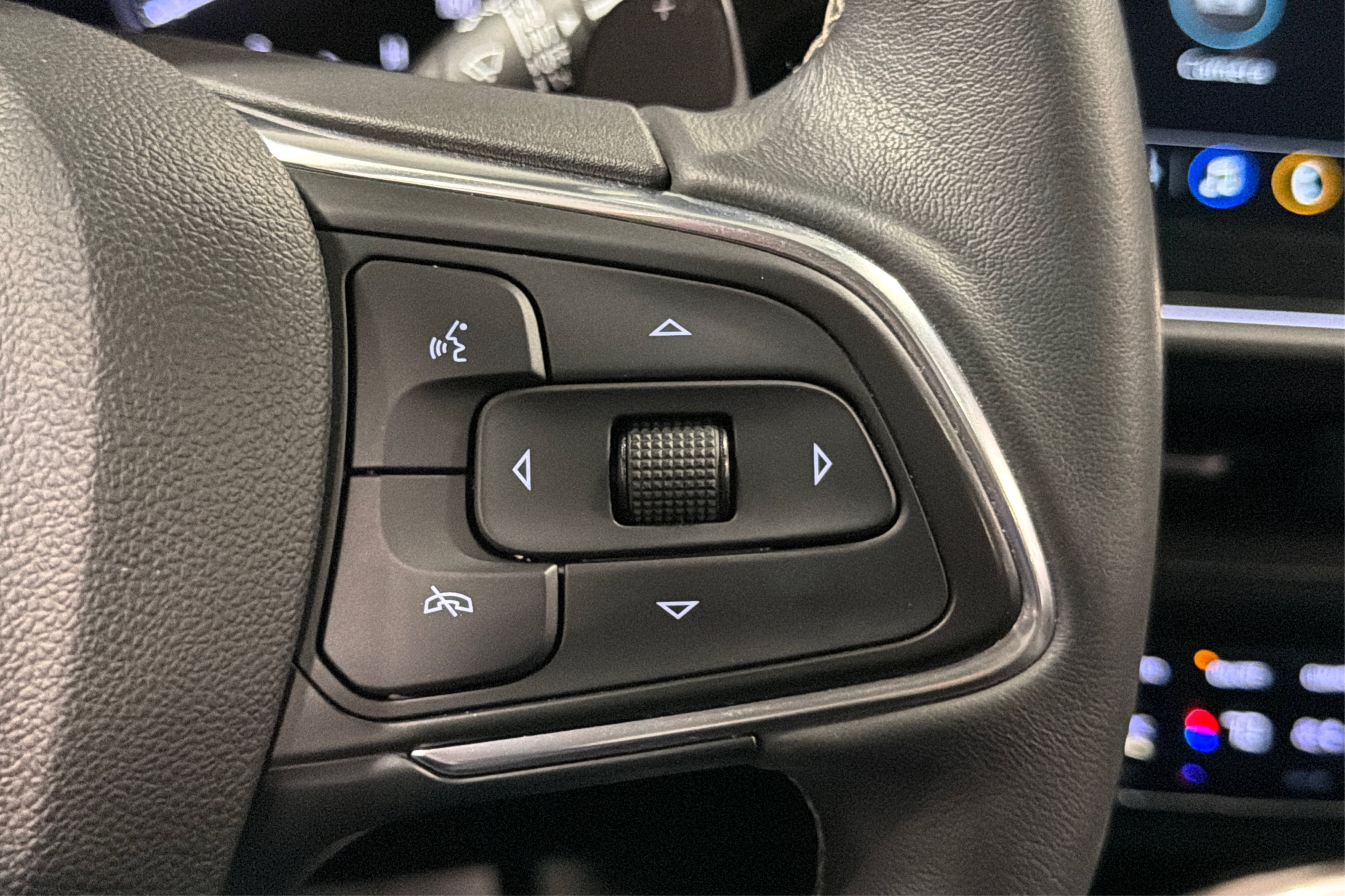 Used 2023 Buick Envision Avenir AWD/4WD image 27