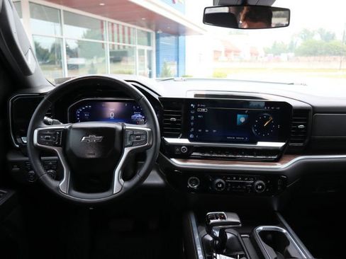 Used 2022 Chevrolet Silverado 1500 RST AWD/4WD image 14