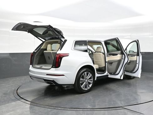 Certified 2024 Cadillac XT6 Premium Luxury w/ LPO, Floor Liner Package AWD/4WD image 49