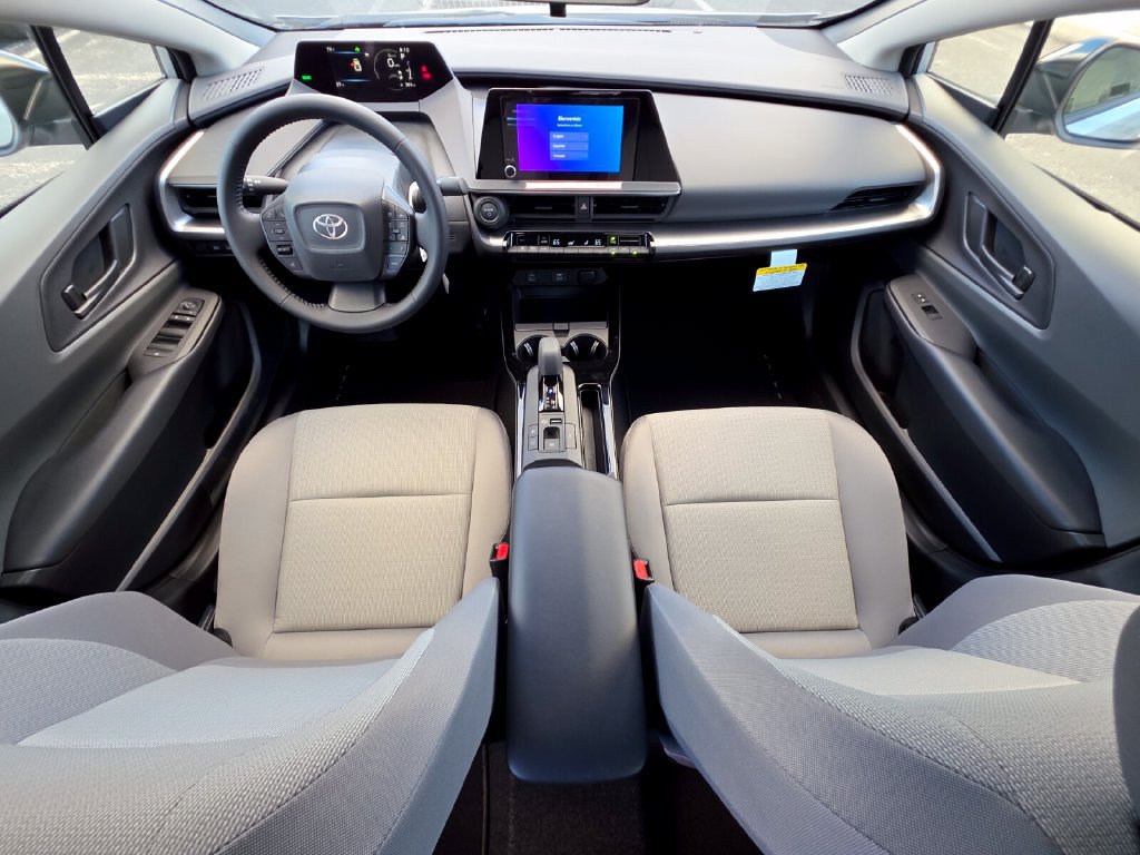New 2027 Toyota Prius LE FWD image 4