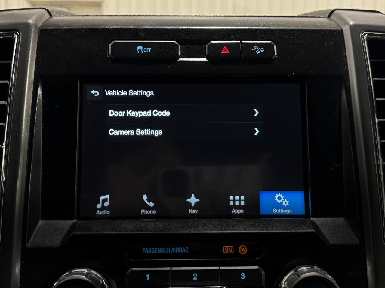 Used 2017 Ford F250 XLT w/ XLT Premium Package AWD/4WD image 16