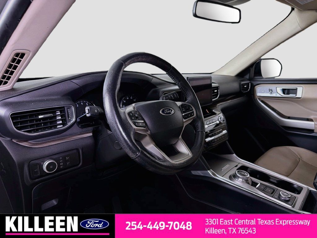 Used 2021 Ford Explorer Limited w/ Equipment Group 301A AWD/4WD image 11