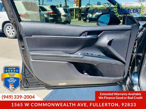Used 2020 Toyota Camry SE FWD image 16