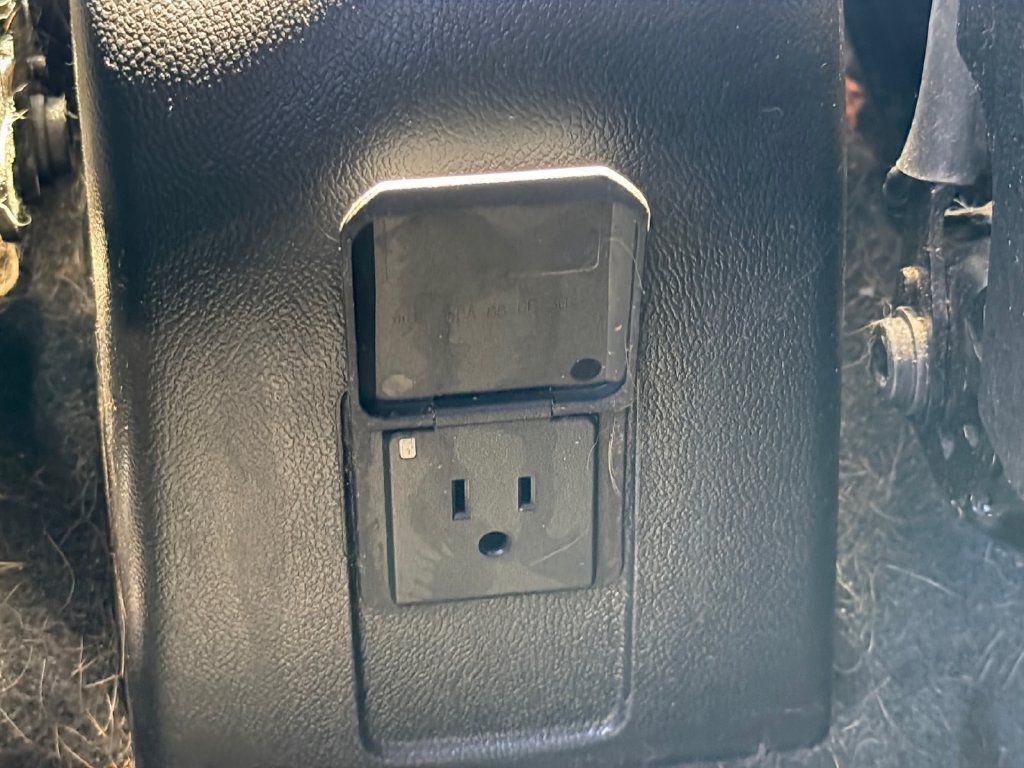 Used 2019 Chevrolet Trax LT w/ LT Convenience Package FWD image 34