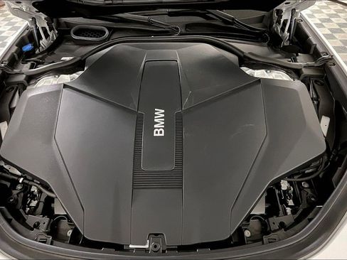 Certified 2024 BMW i7 eDrive50 image 28