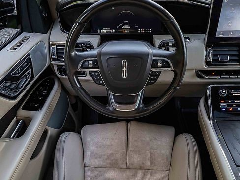 Used 2020 Lincoln Navigator Reserve w/ Luxury Package AWD/4WD image 17