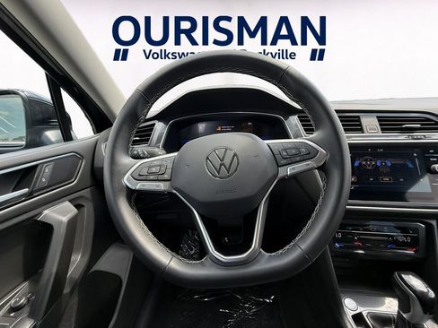 Used 2023 Volkswagen Tiguan SE FWD image 14