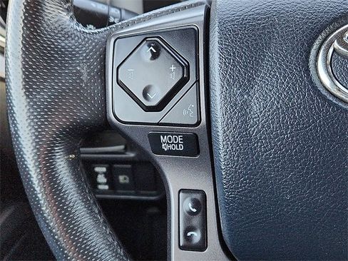 Used 2018 Toyota Tacoma SR image 17